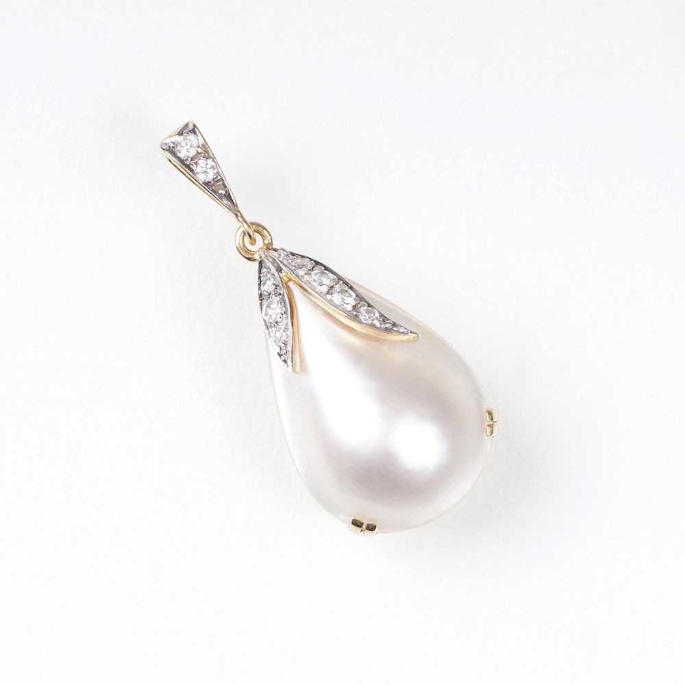 A Mabé Pearl Pendant with Diamonds