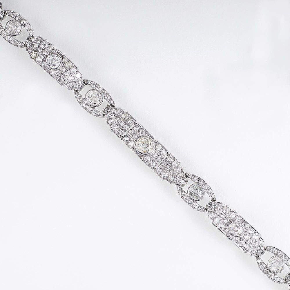 A highcarat Art-déco Bracelet with Old Cut Diamonds
