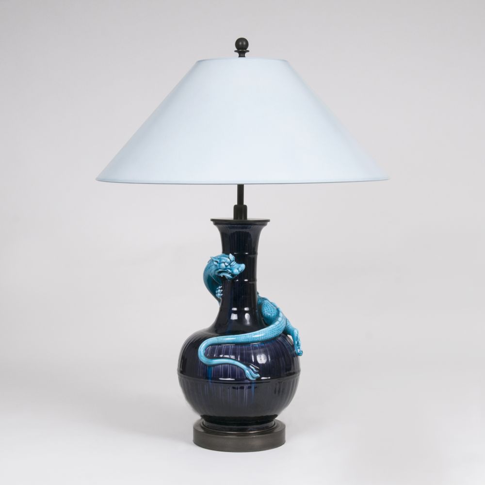 Drachen-Vase als Tischlampe