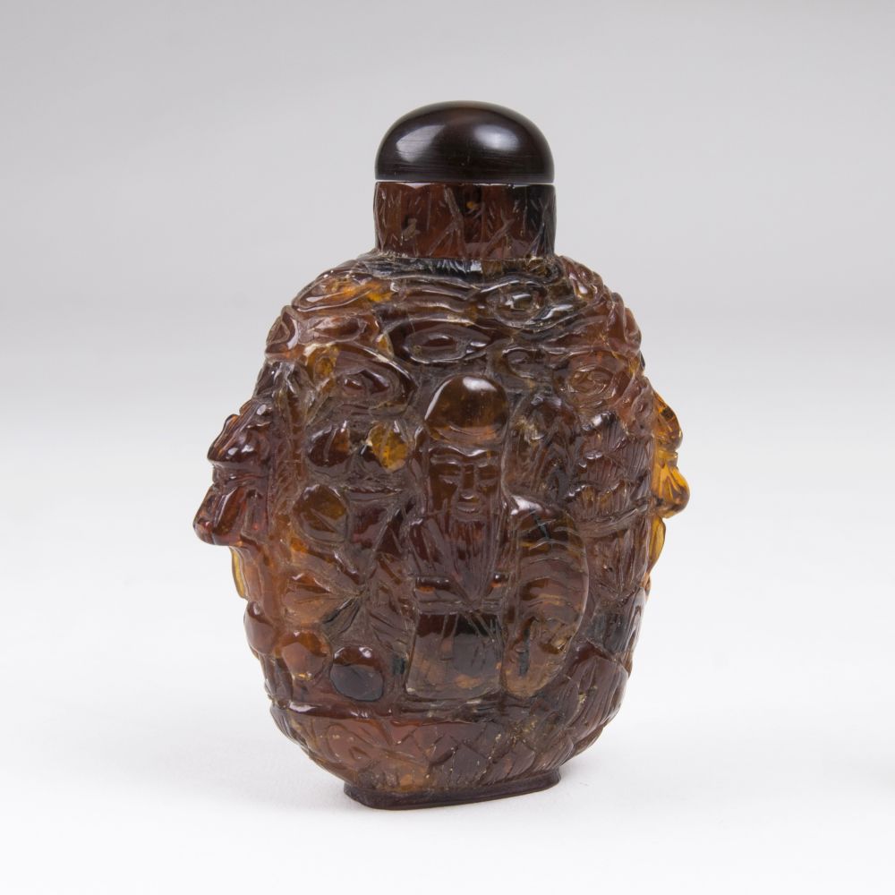 A Large Amber Snuffbottle