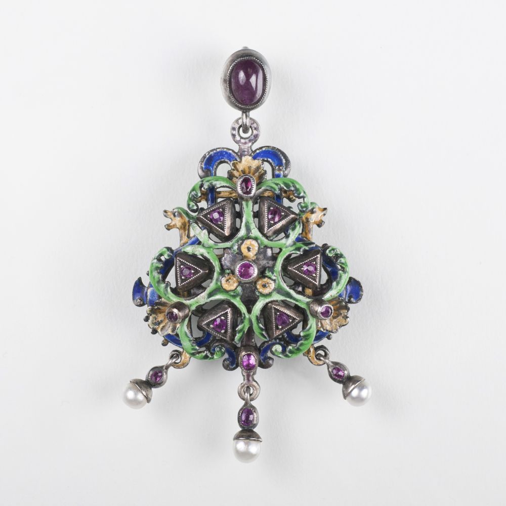 A Historismus pendant in the Renaissance style with rubies
