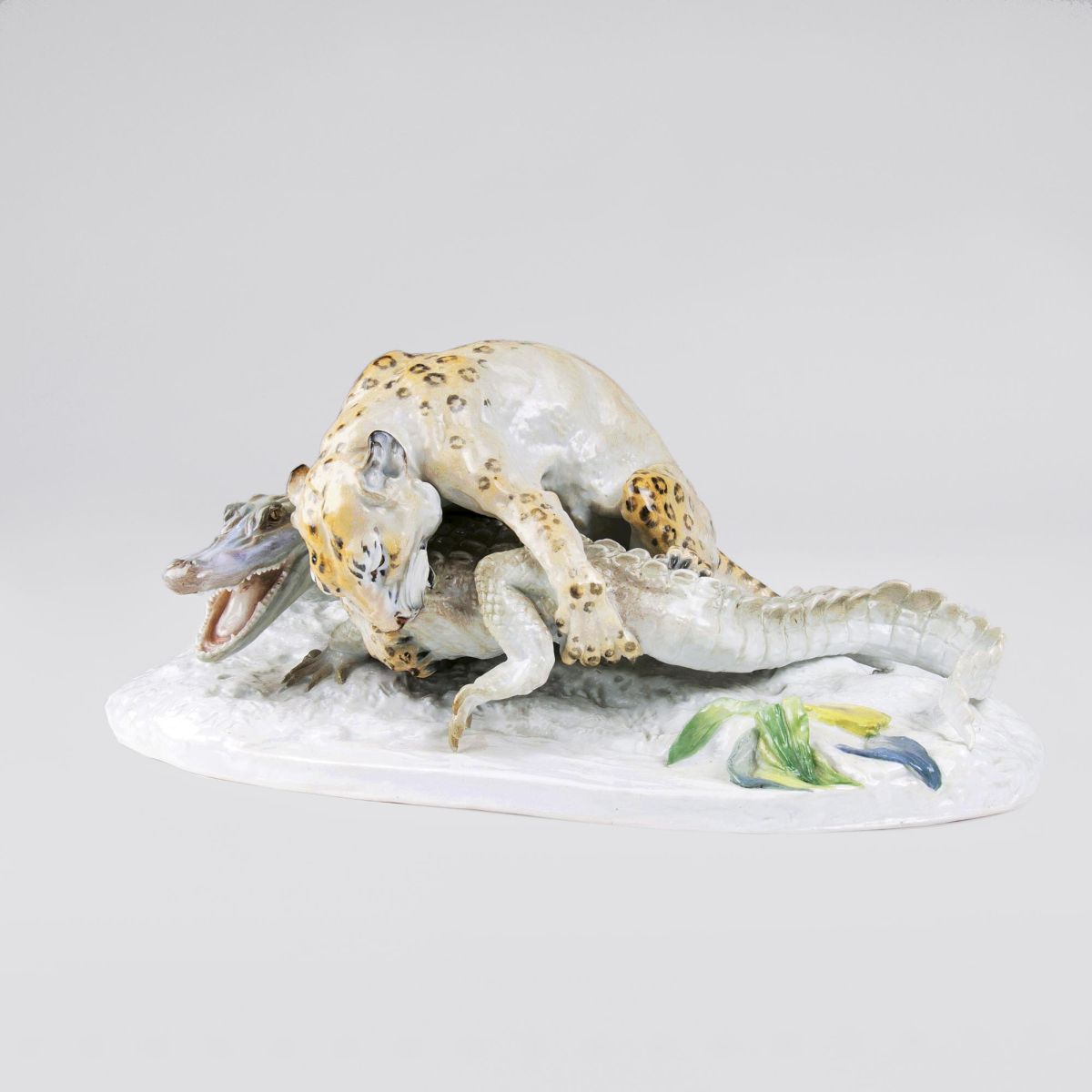 Pierre-Jules Mène - Imposante Tiergruppe 'Löwin, ein Krokodil angreifend' Imposante Tiergruppe 'Löwin, ein Krokodil angreifend'