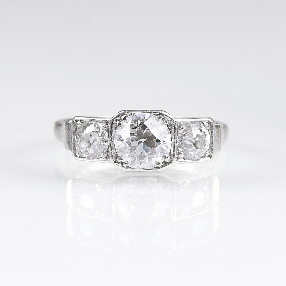 Jugendstil-Ring mit Altschlifdiamanten