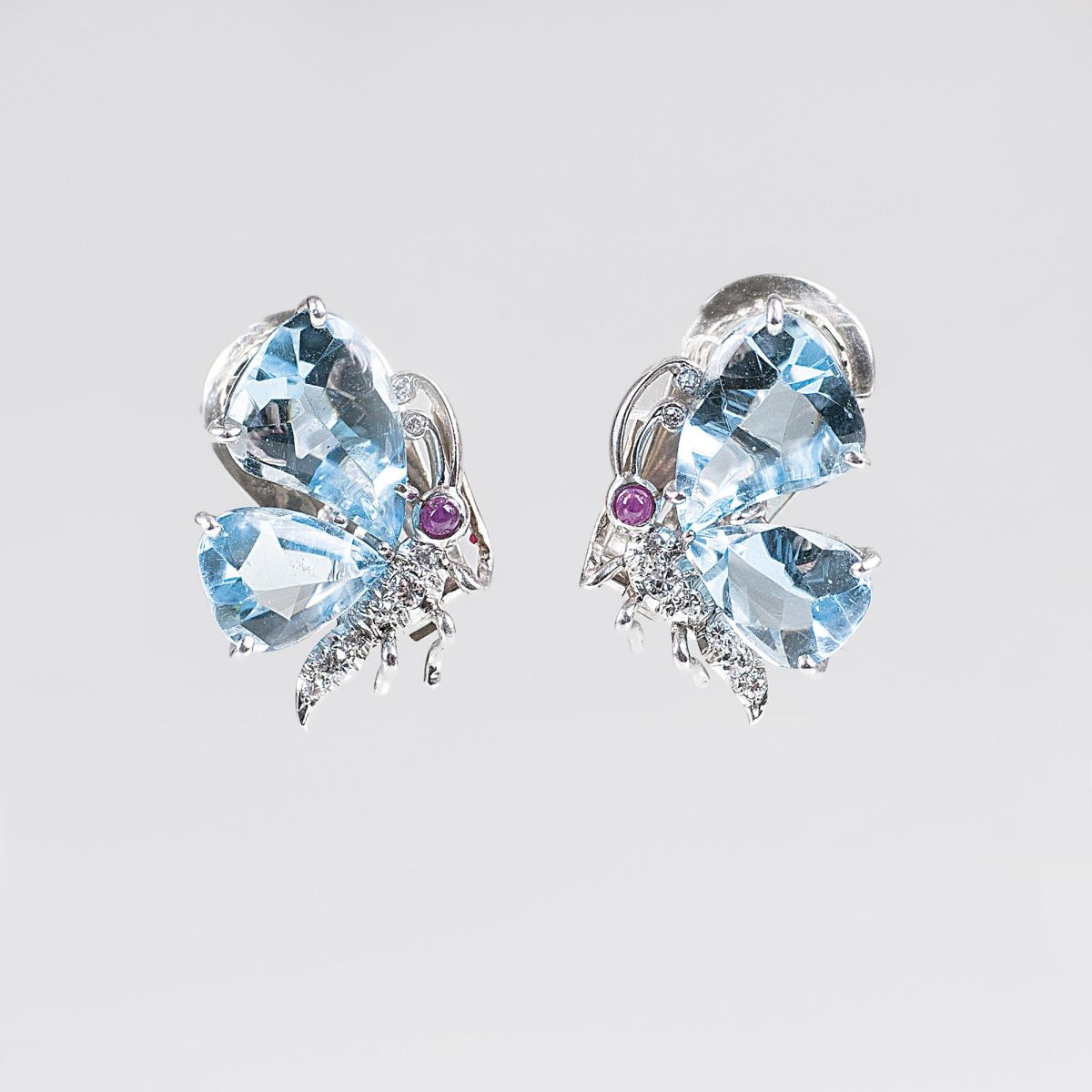 A Pair of Vintage Aquamarine Earclips 'Butterfly'