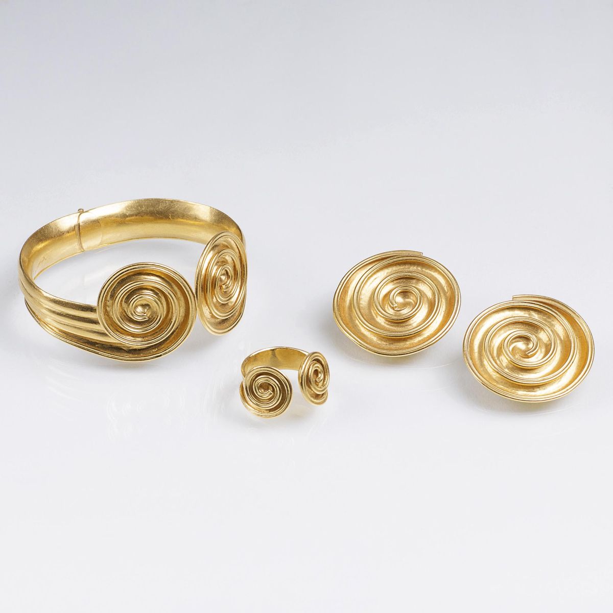 A Gold Jewelry Set 'Torque'