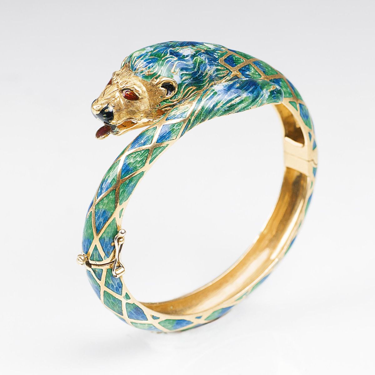 A Gold Bangle Bracelet with Head of Lion