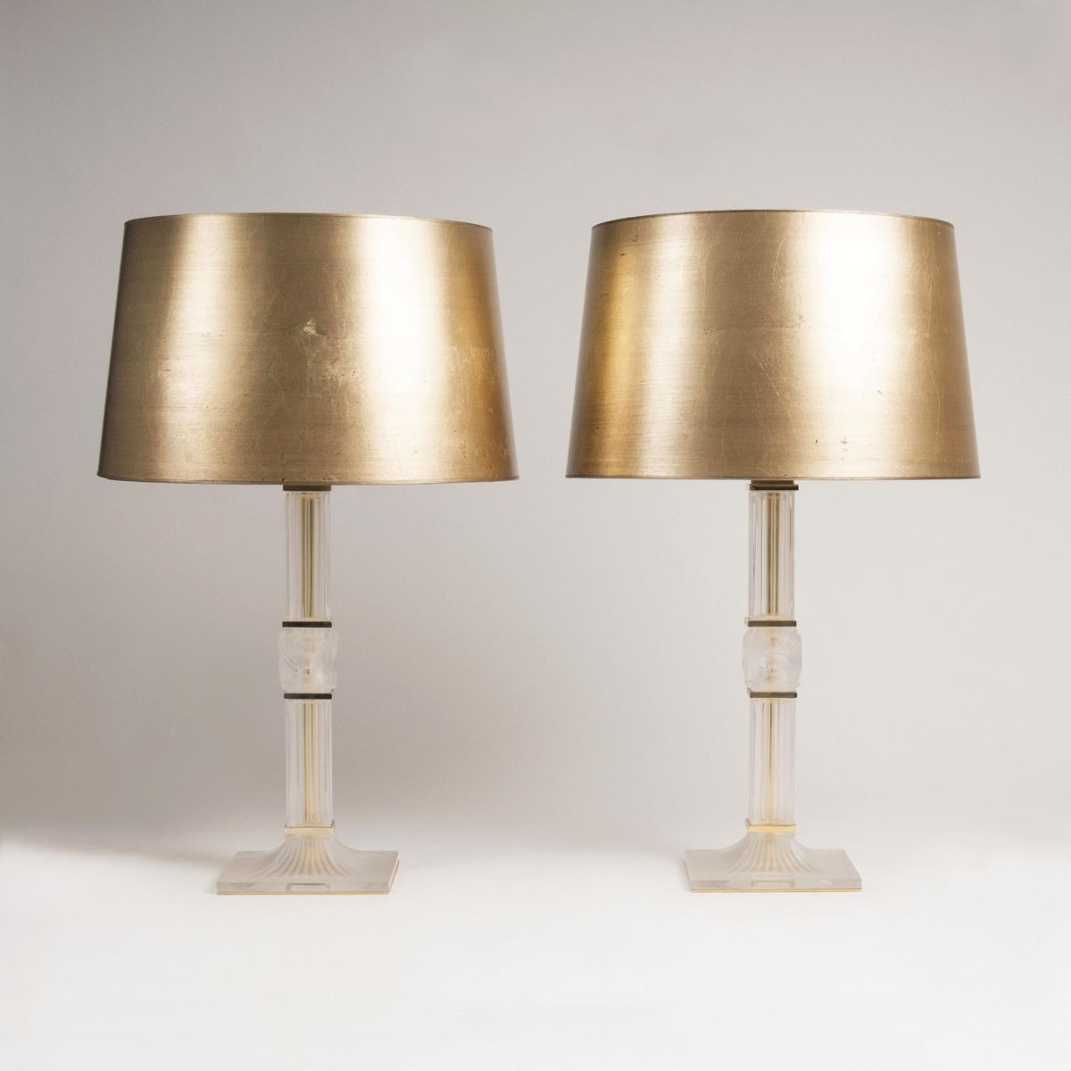 Paar dekorativer Tischlampen 'Joséphine' mit Schwanenmotiv