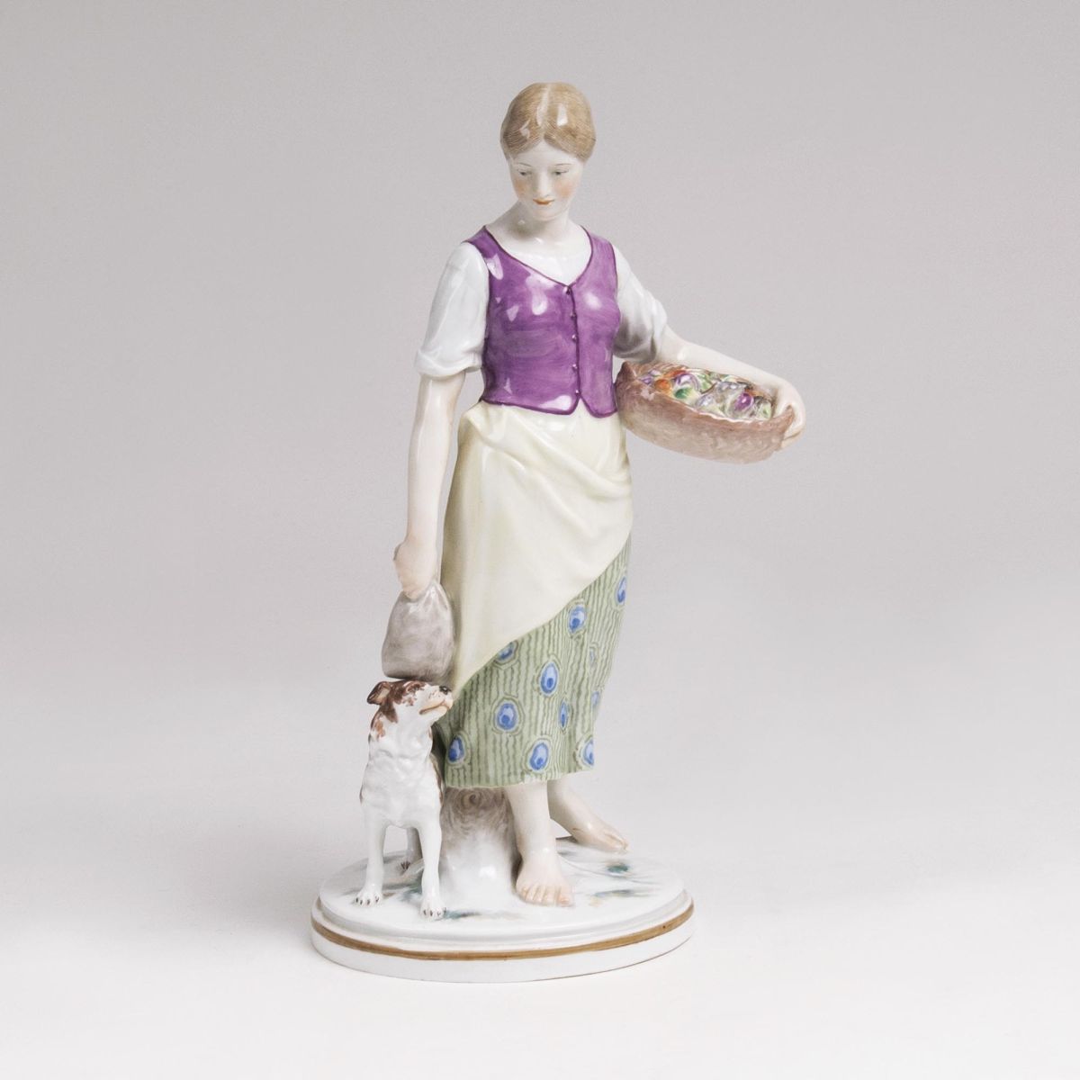 Jugendstil-Figur 'Landmädchen mit Wachtelhund'