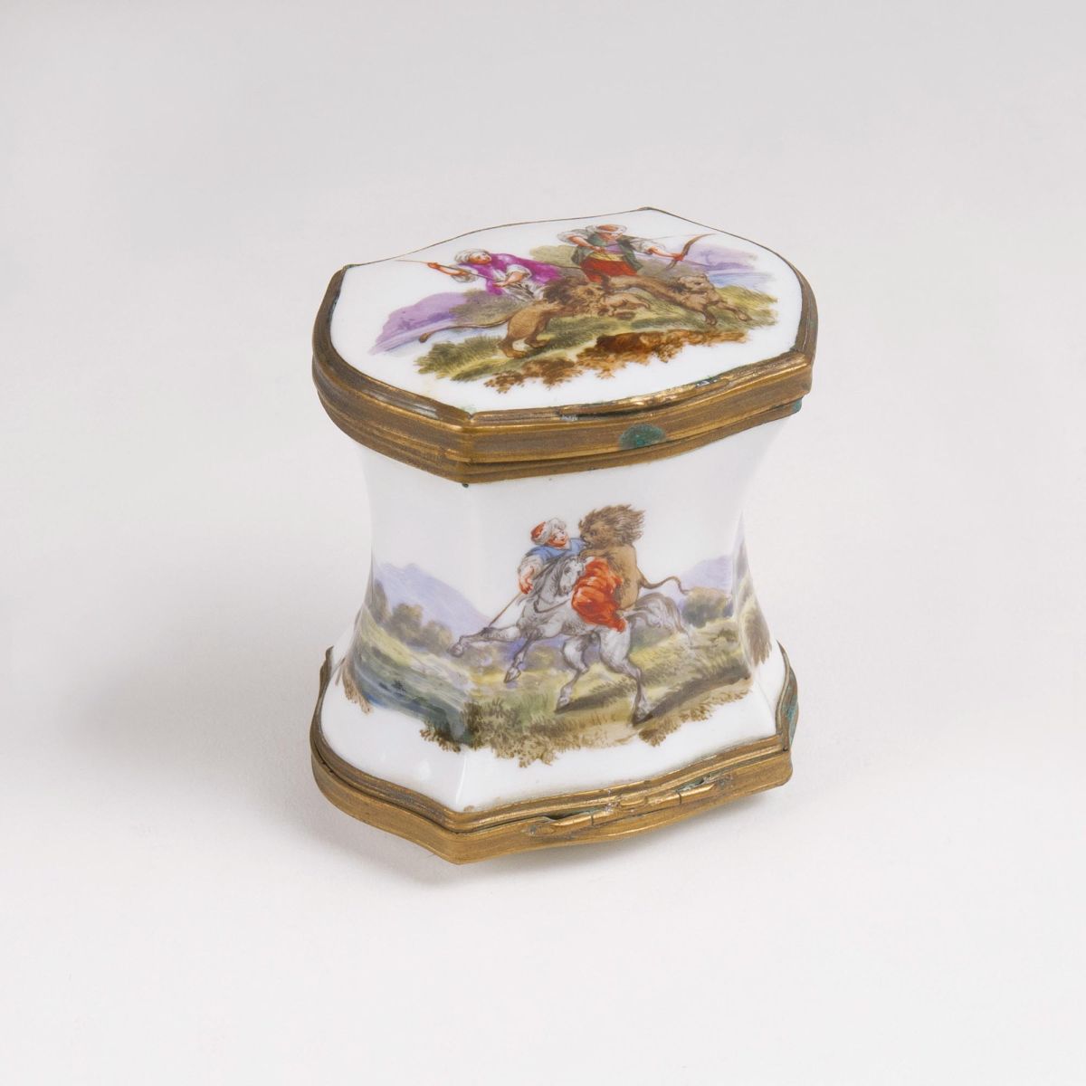 A Rare Double Box with Exotic Hunting Scenes A Rare Double Box with Exotic Hunting Scenes