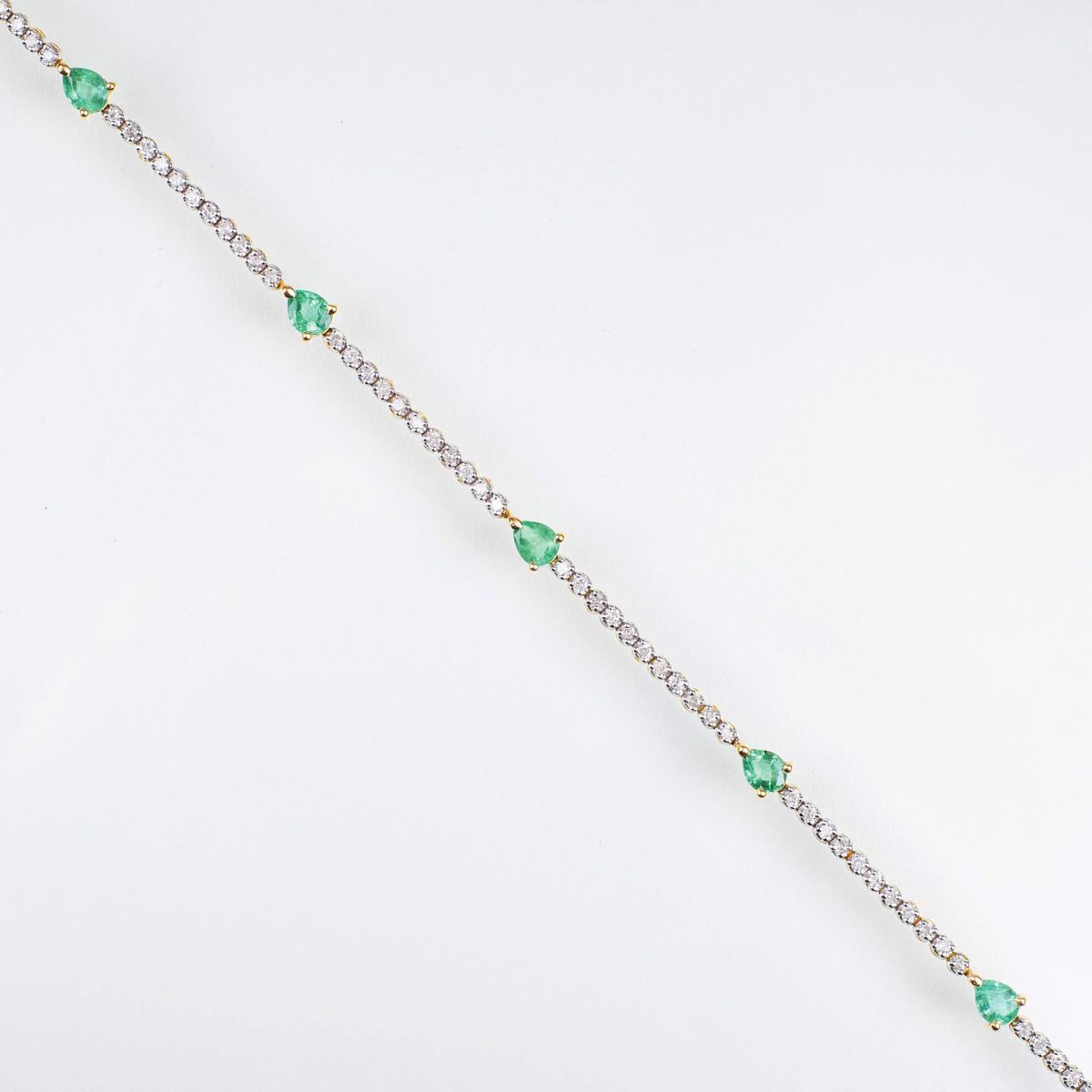Zierliches Brillant-Smaragd-Armband