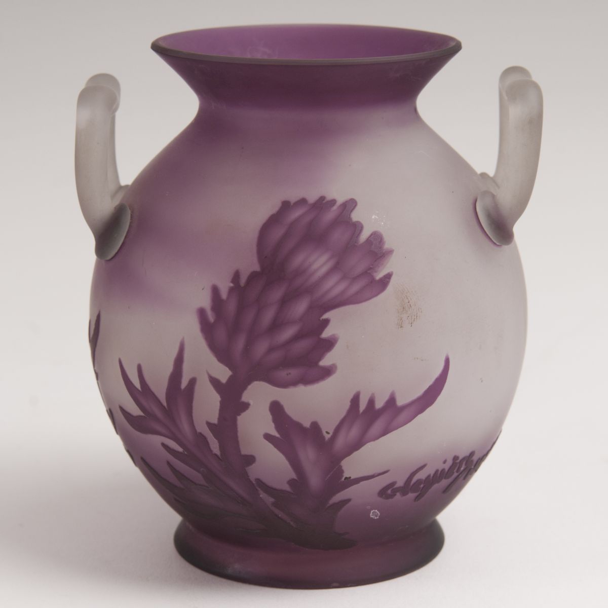 Kleine Jugendstil-Henkelvase mit Disteln - Bild 2