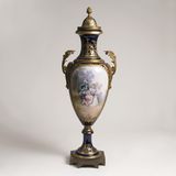 A Large Splendid Vase in Sèvres Style - image 1