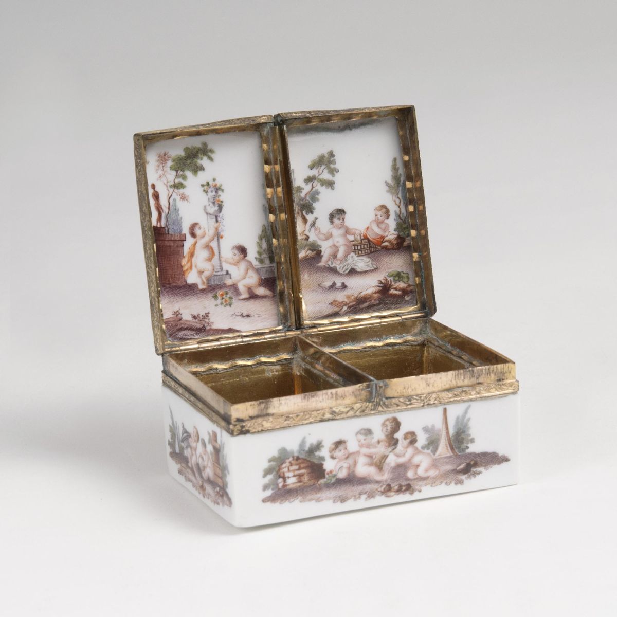 A rare Double Snuff Box with Putti