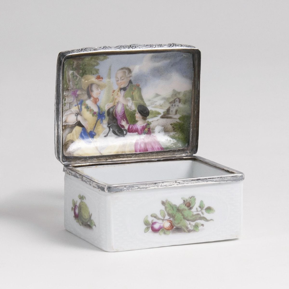 A rare Copenhagen Snuff Box with Flowers and Pastoral Scene