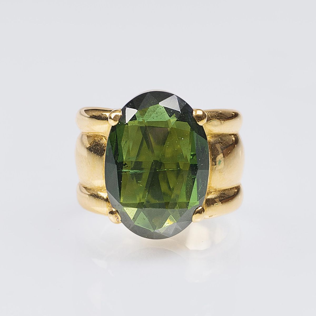 A modern Tourmalin Ring