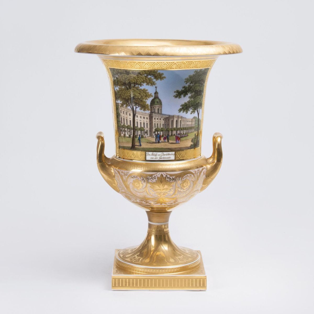 Seltene Kratervase mit Ansichten von Schloss Charlottenburg und Luiseninsel