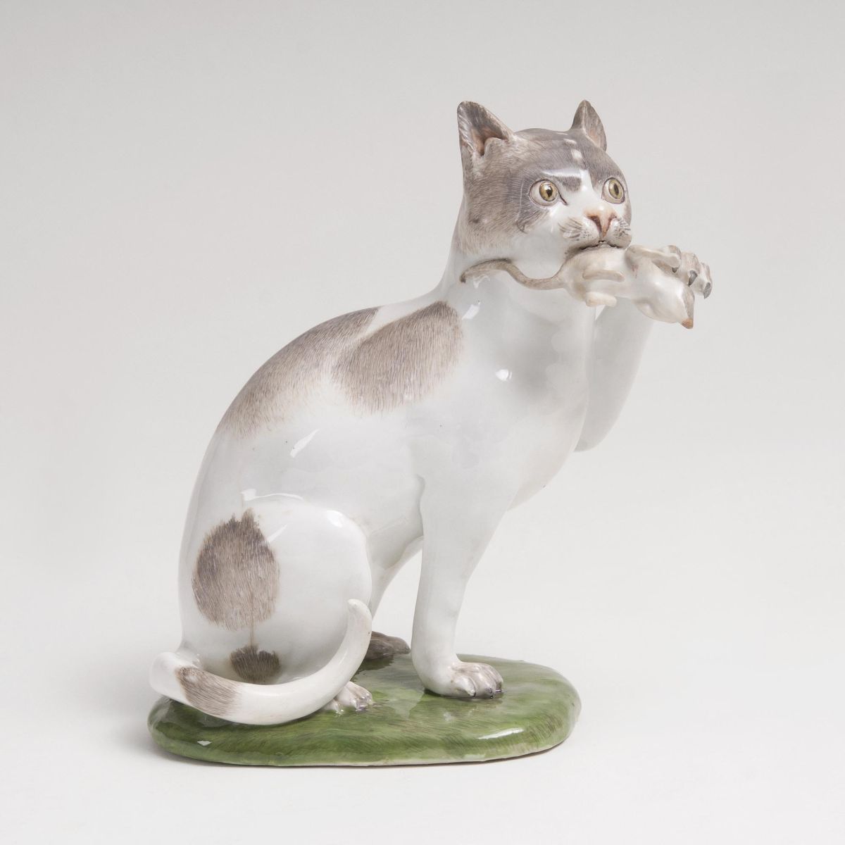 A rare Animal Figure 'Large Cat with Mouse'