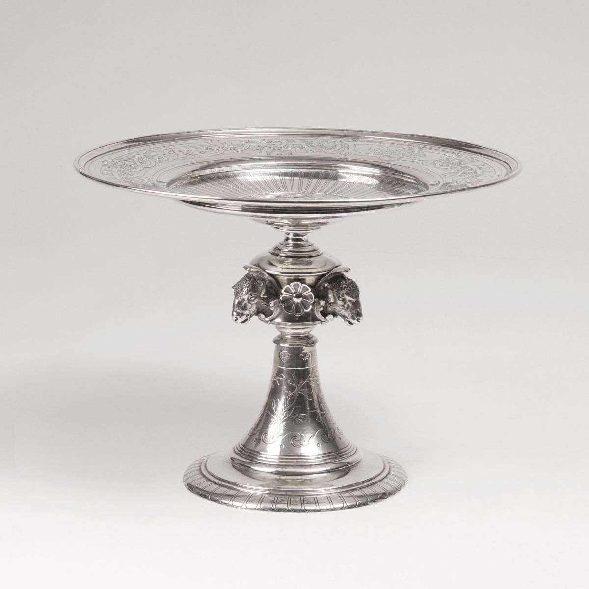 Christofle & Cie, gegr. 1830 in Paris - A French Centrepiece A French Centrepiece
