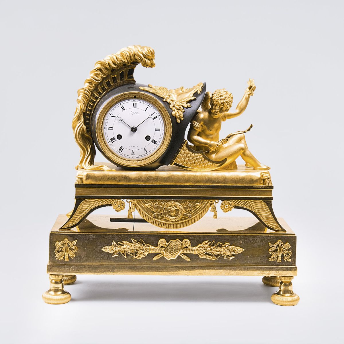 Lepaute, Uhrendynastie, ab 1740 in Paris erw. - Außergewöhnliche allegorische Empire Pendule 'Amor als Triumph des siegreichen Friedens' Außergewöhnliche allegorische Empire Pendule 'Amor als Triumph des siegreichen Friedens'