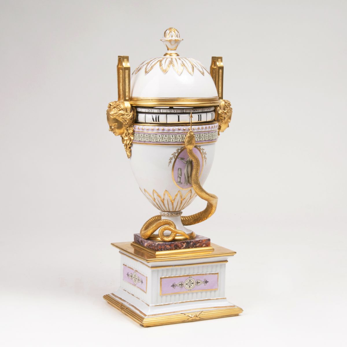 A rare classical Cercle Tournant Vase Clock - image 2