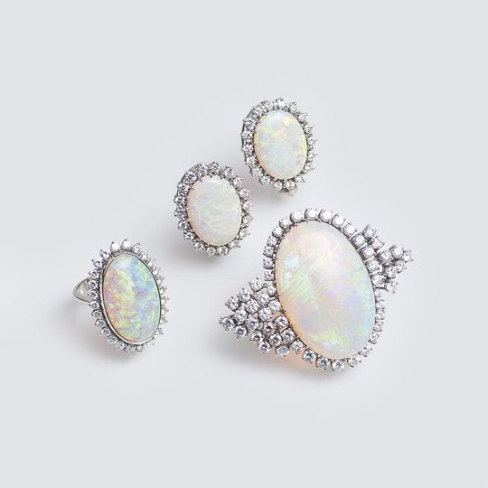 Vintage Schmuck-Parure mit Opalen und Brillanten
