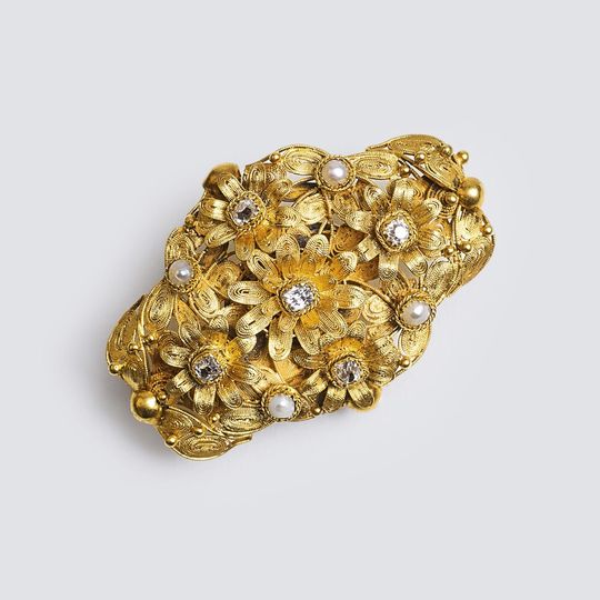 Filigrane Biedermeier Gold-Brosche mit Diamanten und Perlen