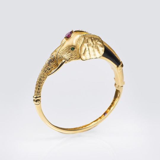A rare Gold Bangle Bracelet with Gemstones 'Elephant'