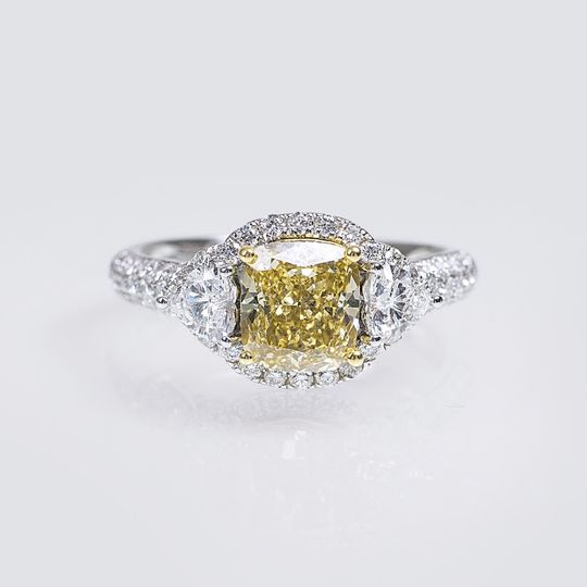 Hochfeiner, natürlicher Fancy-Diamant-Ring