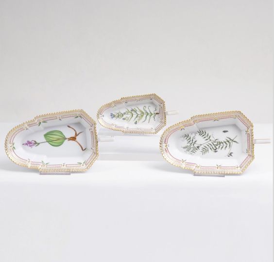 A Set of 3 oval Flora Danica Dishes with Handles