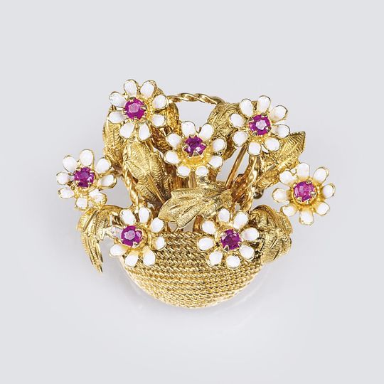A Vintage Gold Brooch 'Flower Basket'