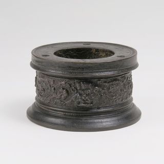 Renaissance-Bronze-Sockel