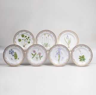 A Set of 7 Flora Danica Dinner Plates