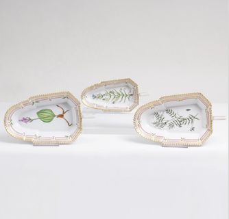 A Set of 3 oval Flora Danica Dishes with Handles