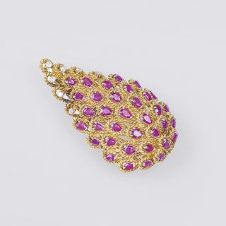 A Vintage Ruby Diamond Brooch in Leaf-Shape