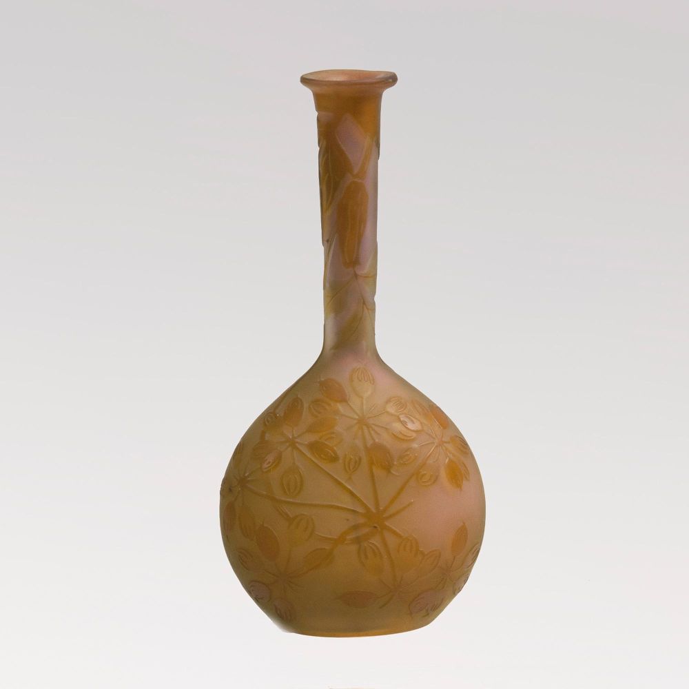 Kleine Gallé Solifleur-Vase mit Efeu Kleine Gallé Solifleur-Vase mit Efeu