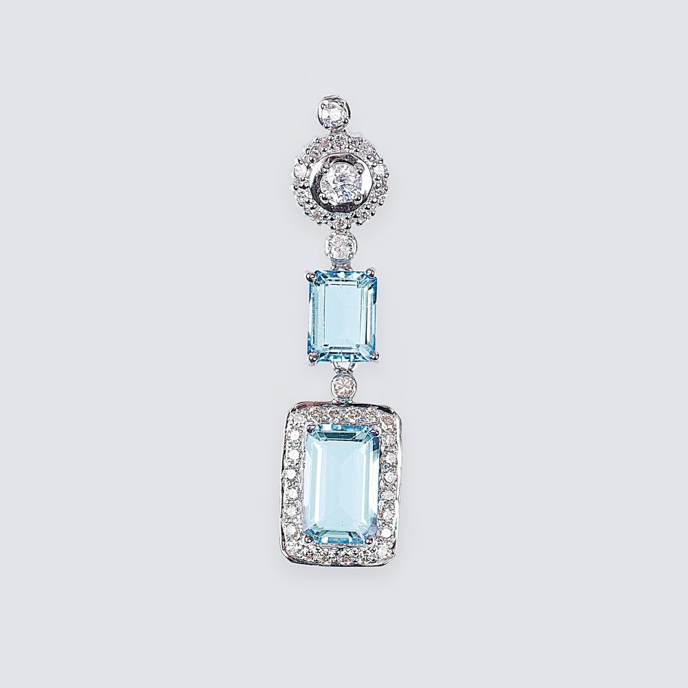 An Aquamarin Diamond Pendant