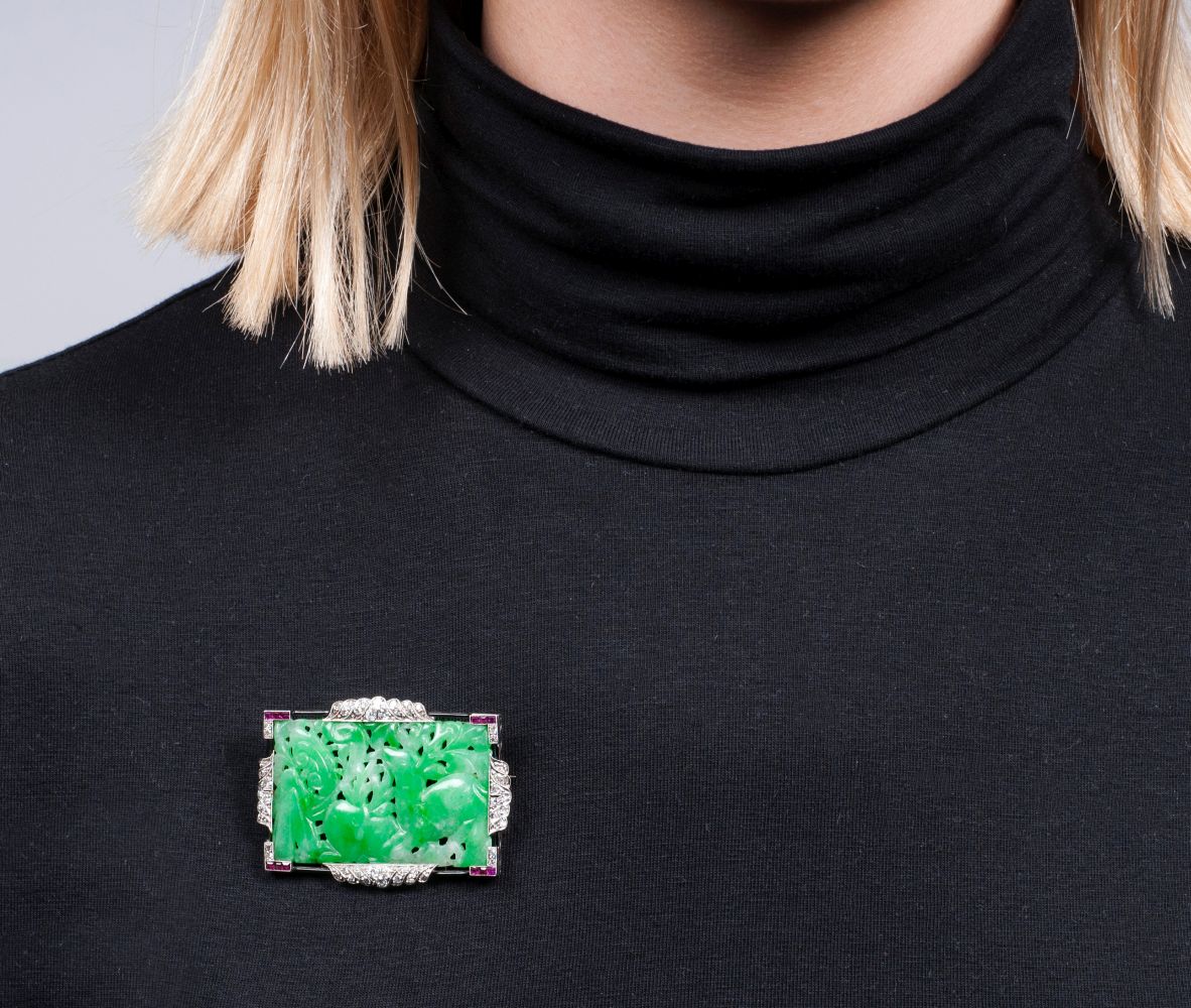 An Art-déco Jade Brooch with Diamonds and Rubies - image 2