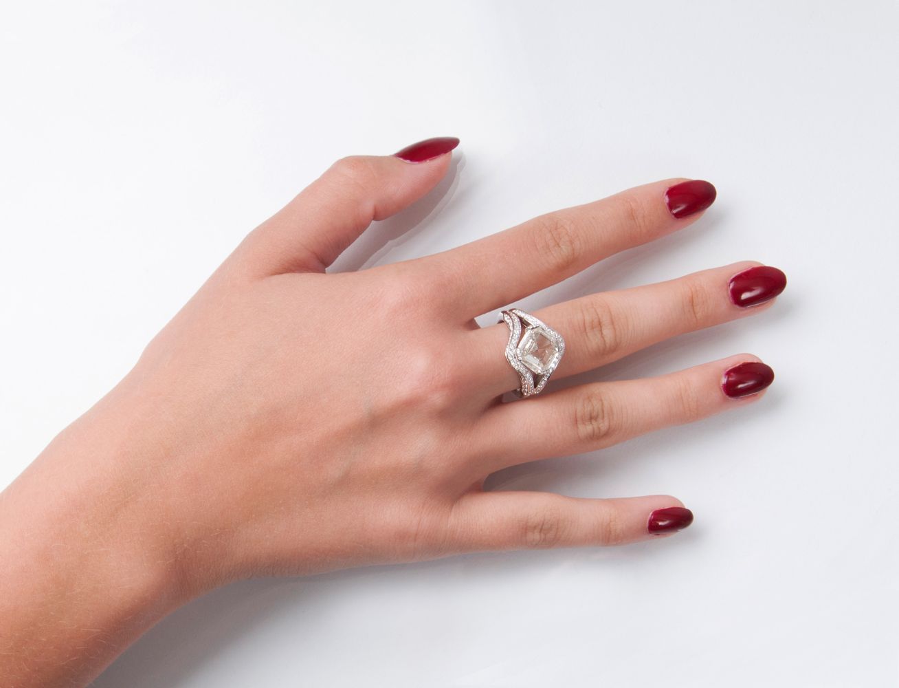A Highcarat Diamond Ring - image 3