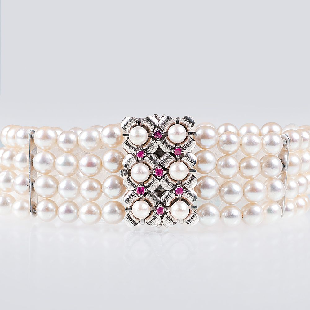Perlen-Armband mit Rubin-Schließe