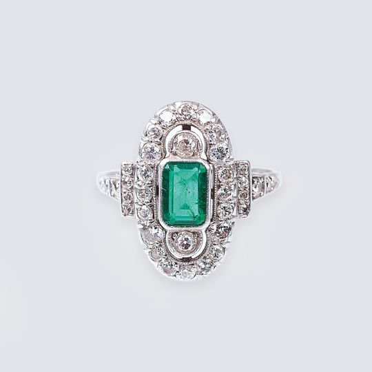 An Art-déco Emerald Diamond Ring