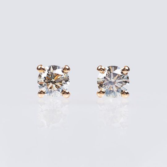 A Pair of Solitaire Diamond Earstuds