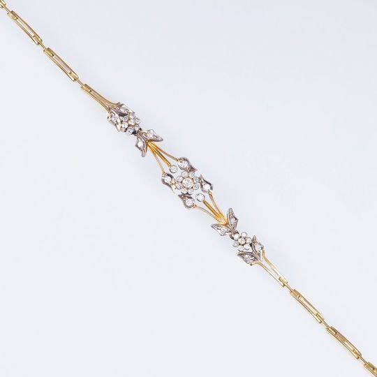 A petite Diamond Braclet