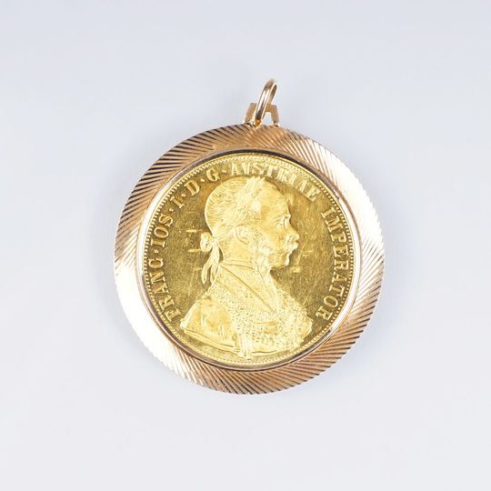 A Pendant with 4-Dukaten Gold Coin