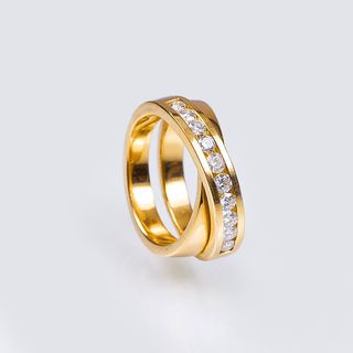 A Crossover Diamond Ring