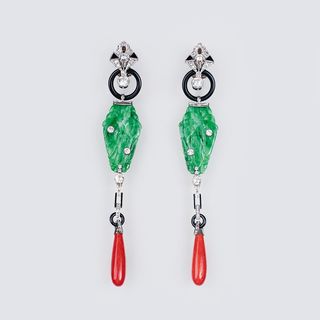 A Pair of long Earpendants in the Style of Art-déco