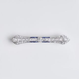 An Art-déco Diamond Brooch