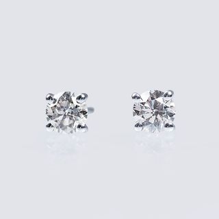 A Pair of Solitaire Diamond Earstuds