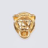 A rare Necklace clasp 'Lion's Head'