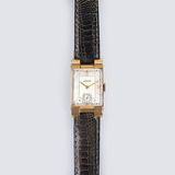 A Vintage Gentlemen's Wristwatch in Gold with Small Second