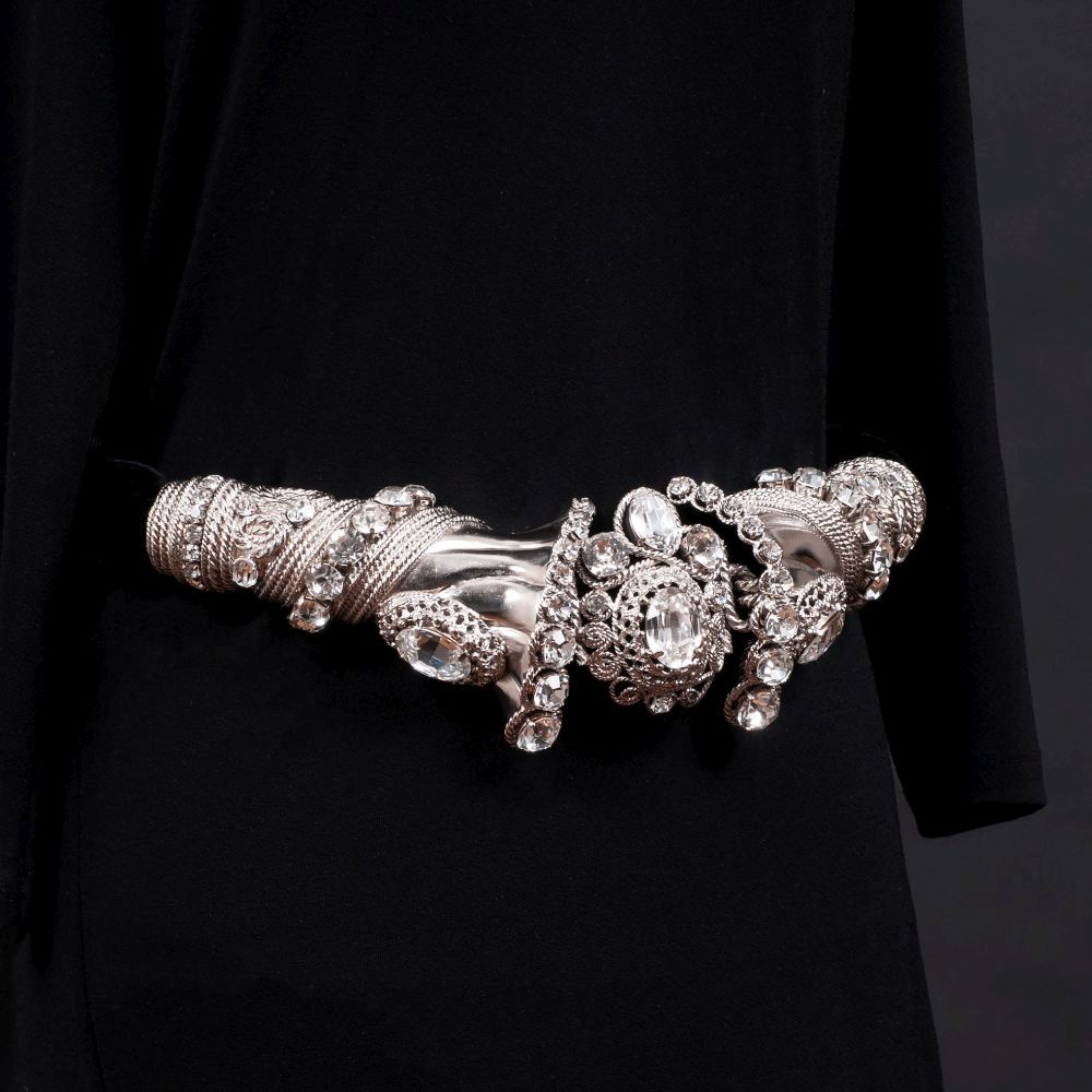 Christian Dior - Samt-Gürtel mit Swarovski-Schließe aus der Kollektion Boutique Samt-Gürtel mit Swarovski-Schließe aus der Kollektion Boutique